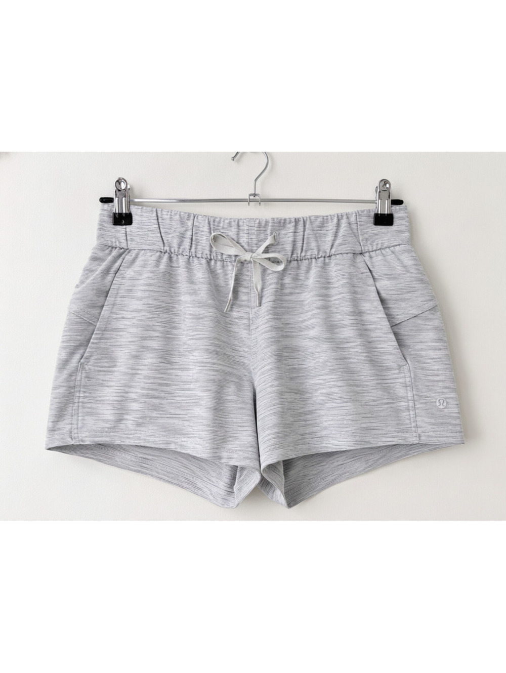 Lululemon Hotty Hot Lounge Shorts Gray Stripe Size 4 Drawstring Athletic Running